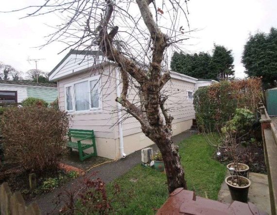 2 bedroom Detached f...